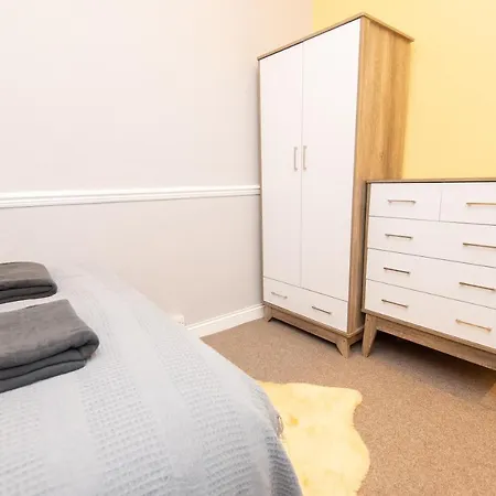 Apartment The Abode *